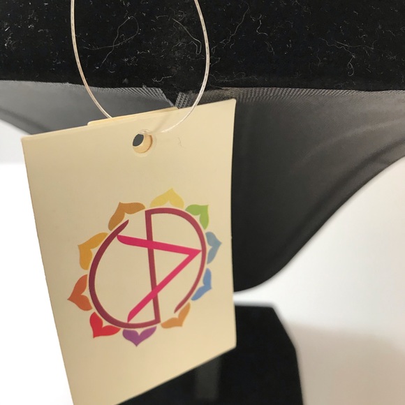 NWT Amrita Singh Gold Floral Statement Necklace - Picture 6 of 11